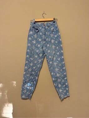 Blue Floral Embroidery High-Waist Jeans